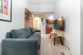 Per56 by Smart Cozy Suites - Right next to the metro - Parking - Available 24hr